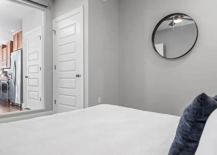 Cozysuites Modern 1br, Ppg Paints Arena, Pitts