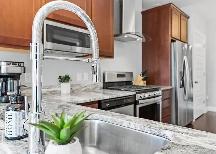 Cozysuites Modern 1br, Ppg Paints Arena, Pitts Apartment
